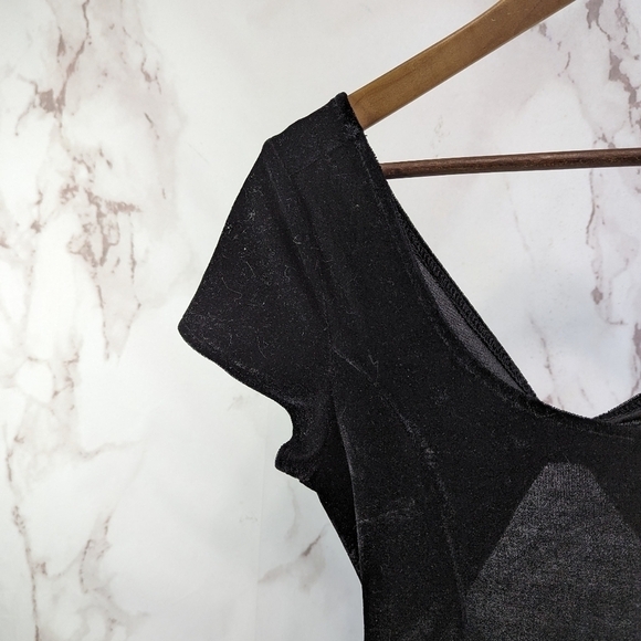 Urban Outfitters Dress Womens Small Black Velvet Fairycore Mini Holiday Cut Out - Picture 2 of 9
